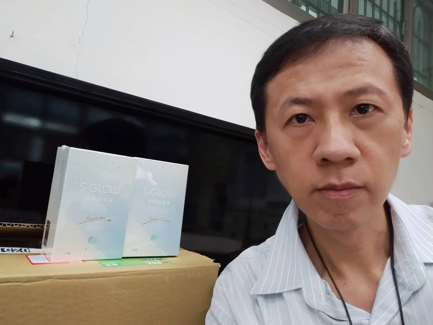 亮密滑絲錠產品合照 29